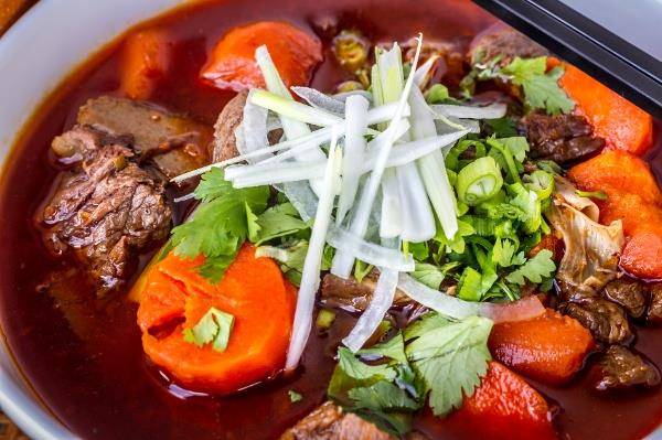 35. Beef Stew Noodle Soup (Phở Bò Kho) (牛腩汤粉)